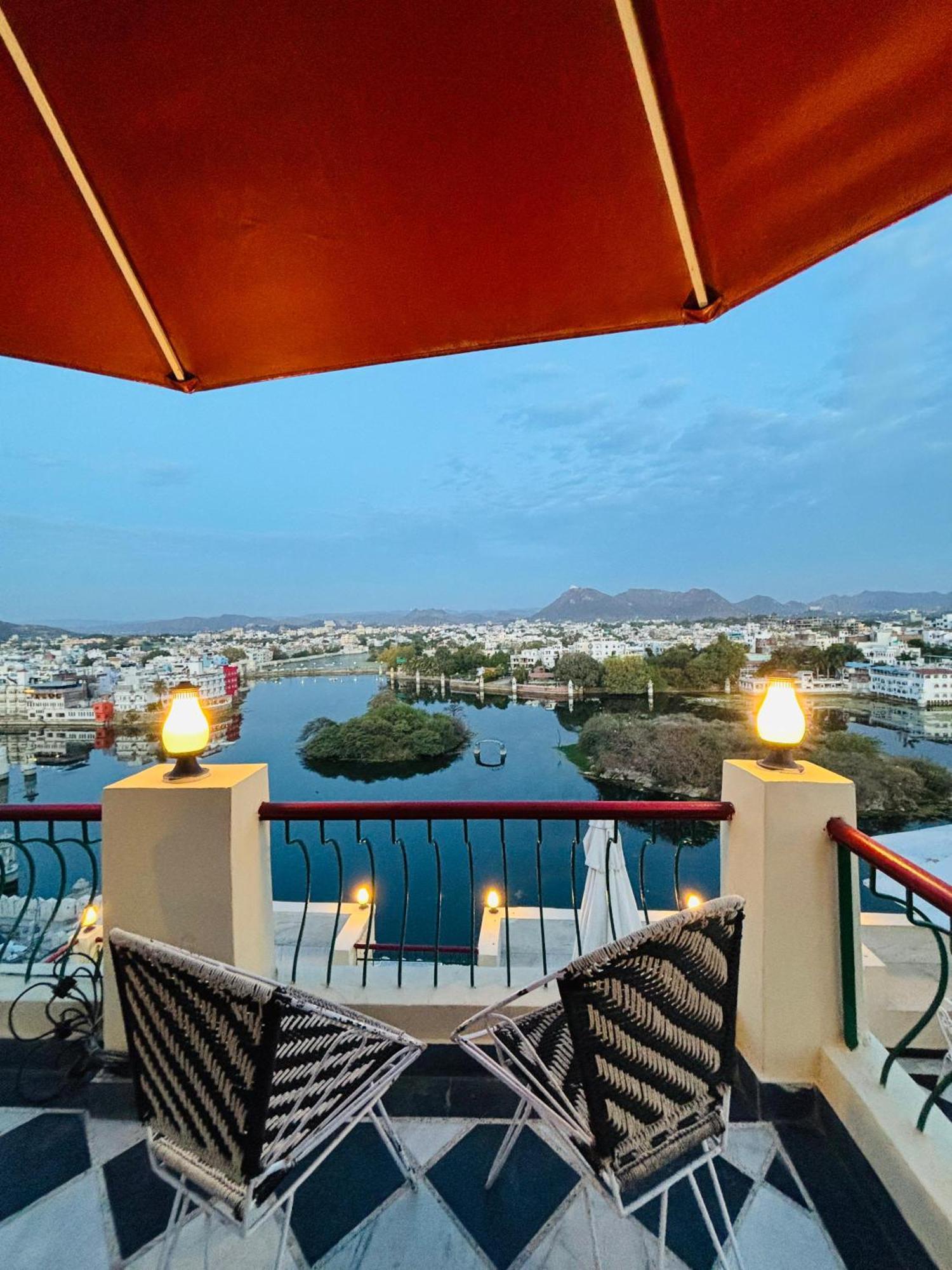 Hotel Mewari Villa Ουνταϊπούρ Εξωτερικό φωτογραφία